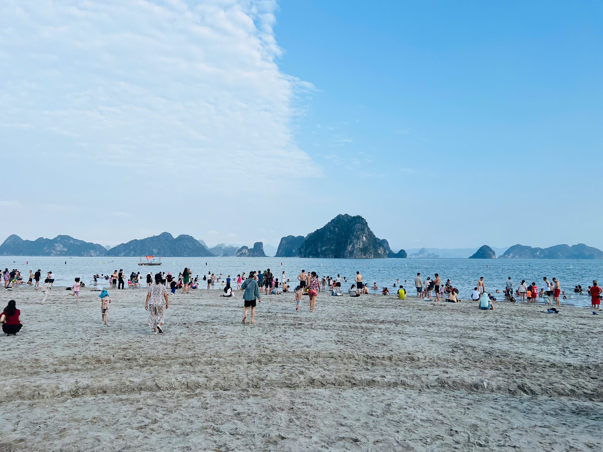 Phương Đông Wonder Island sau bão