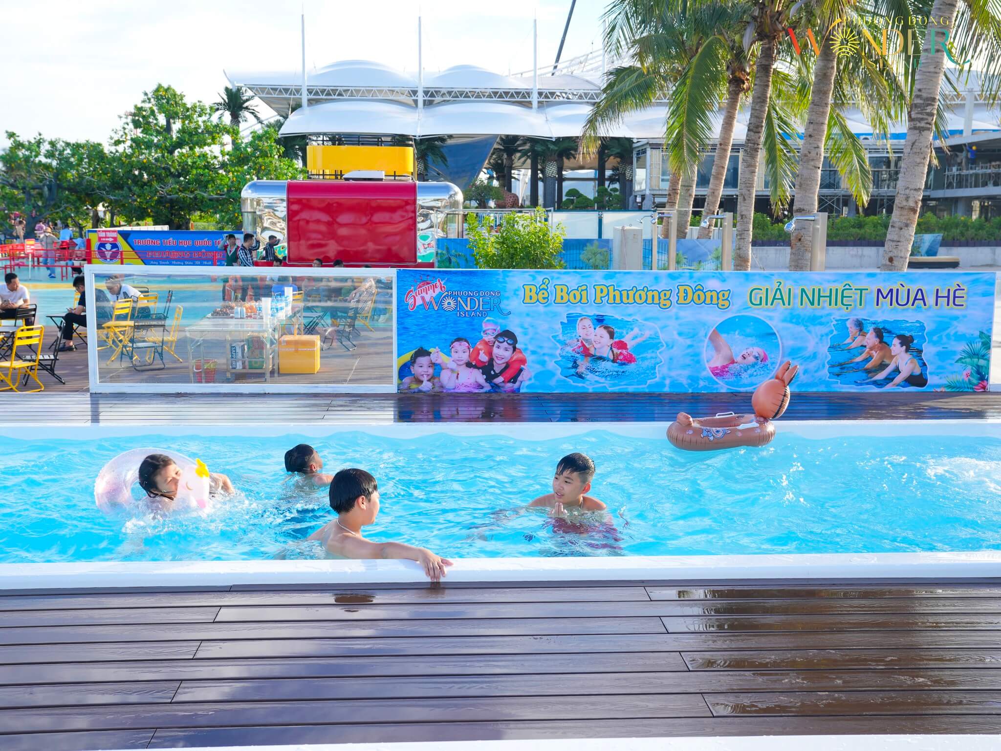 Chính Thức Khai Trương Bể Bơi View Biển Tại Phương Đông Wonder Island