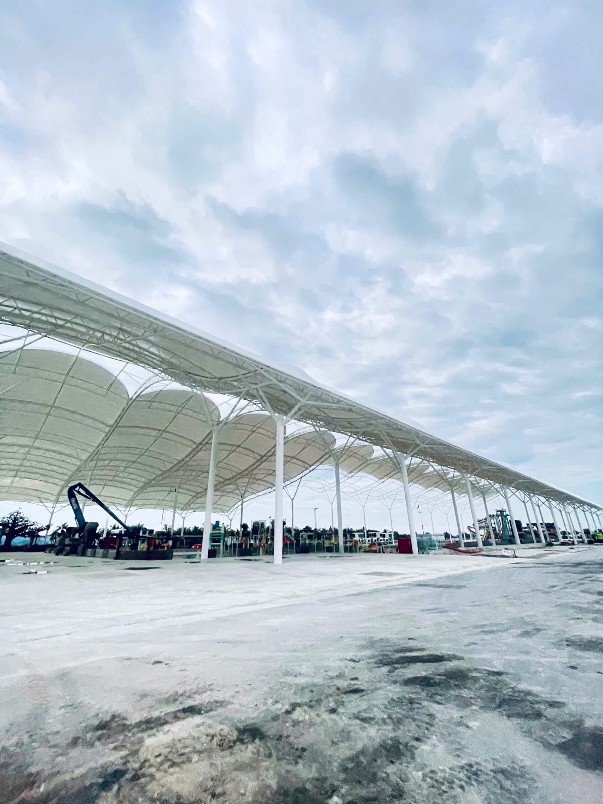 Bãi tắm mới Phương Đông Vân Đồn