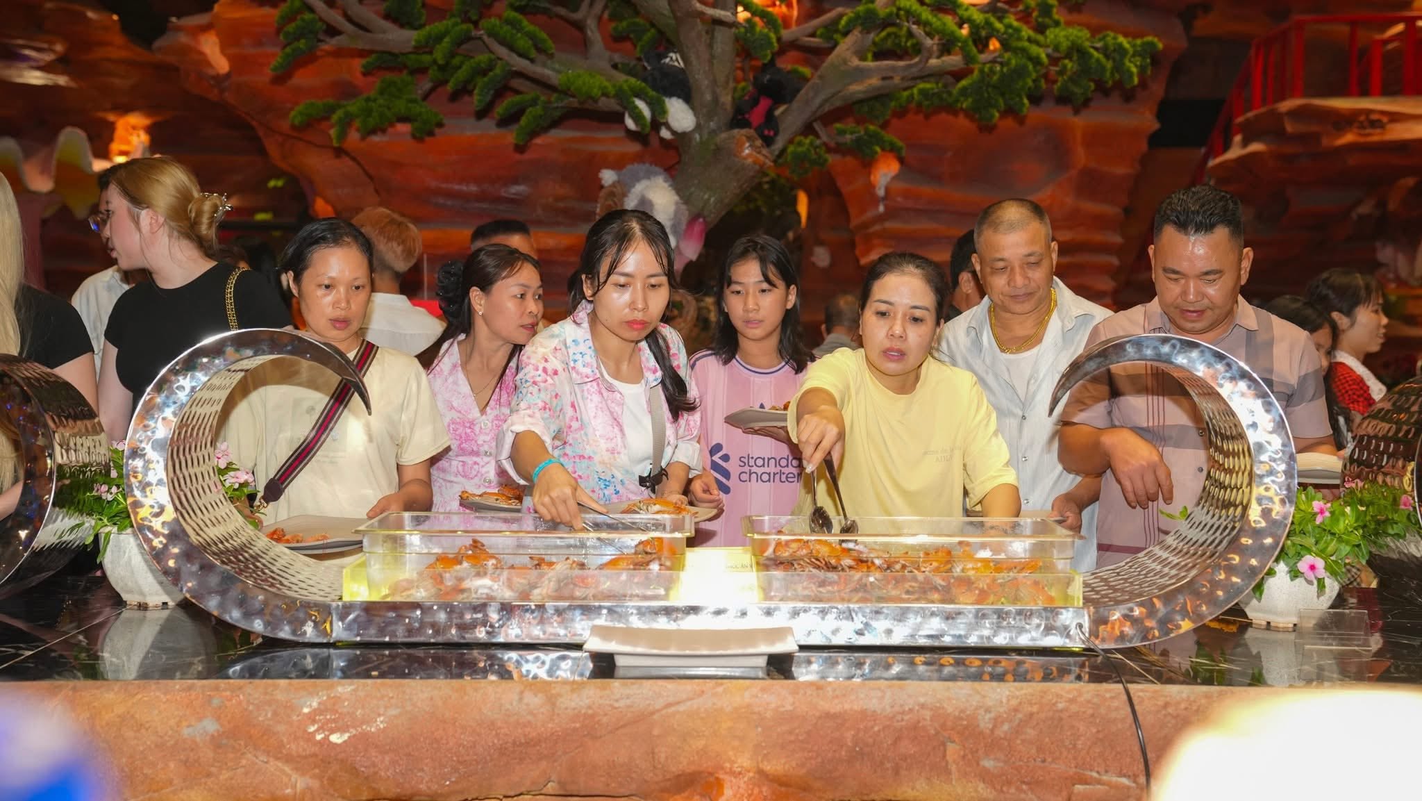 Buffe tối Phương Đông Vân Đồn